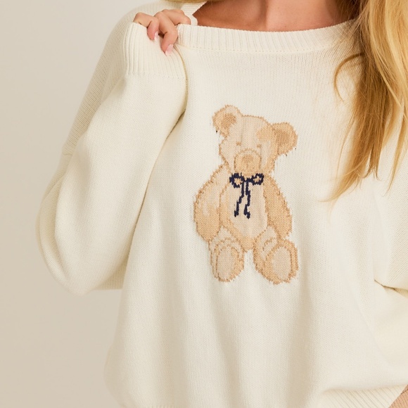 NWT Long Sleeve Crew Neck Teddy Bear Graphic Sweater - Picture 3 of 5